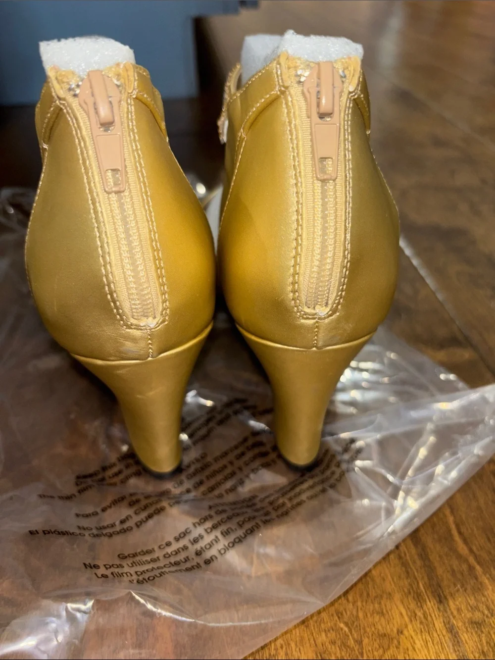 easy street 11M Metallic Gold Satin T-Strap Rhinestone Block Heel Sandals